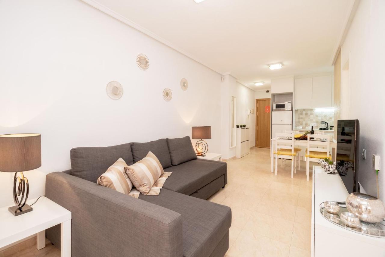Apartamento Asta Lägenhet Torrevieja Exteriör bild