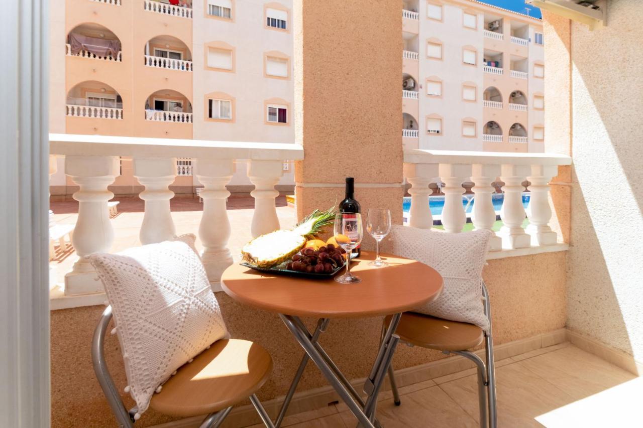Apartamento Asta Lägenhet Torrevieja Exteriör bild