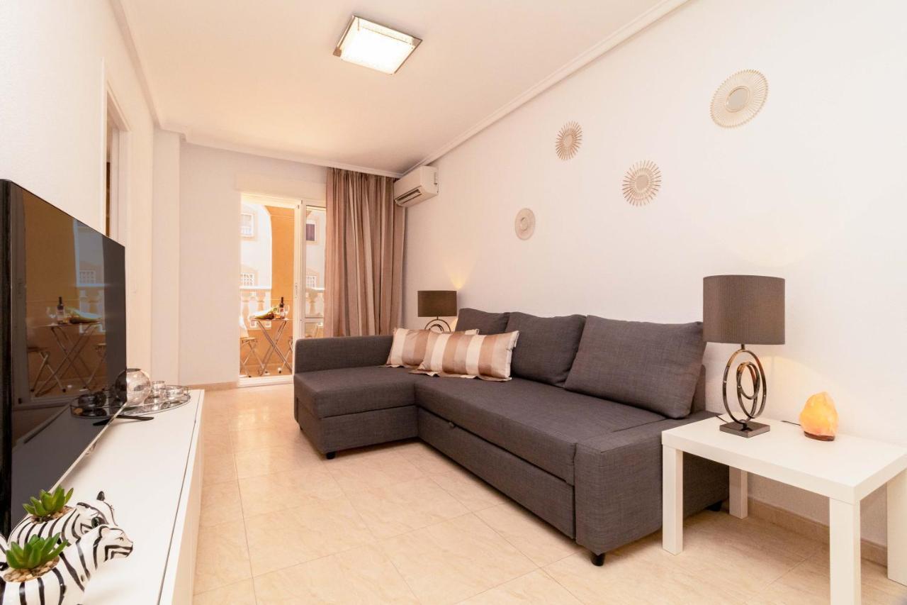 Apartamento Asta Lägenhet Torrevieja Exteriör bild